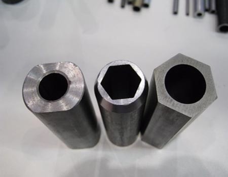 6-12m مسدس أنابيب الصلب الكربون الصلب Q345 Q235 2-30mm