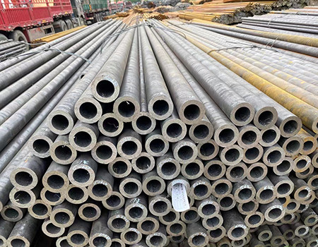 DIN 2448 st35.8 8inch api 5lx52 أنبوب فولاذي دقيق غير ملحوم من الكربون المدلفن على الساخن